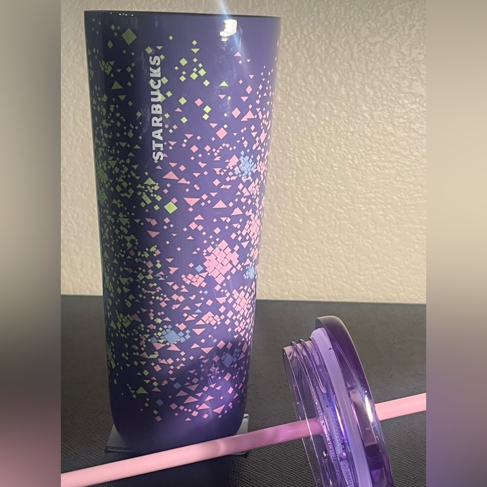 Starbucks Geometric Purple Tumbler with Pink Straw 24 ounce ! 💜🎀💜🎀💜🎀💜